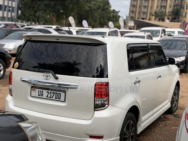 Toyota Corolla Rumion 2011 White