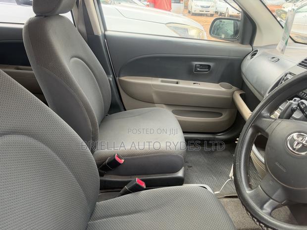 Toyota Passo 2008 Silver