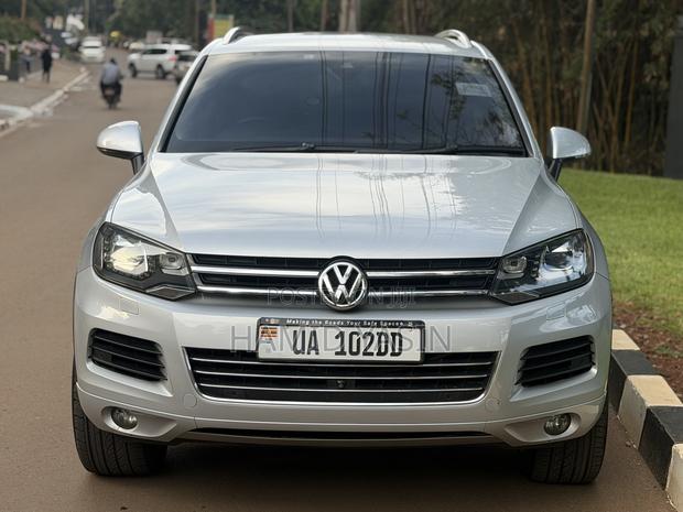 Volkswagen Touareg 2013 Silver