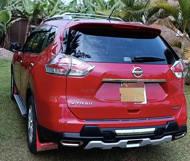 Nissan X-Trail 2.0 Petrol AWD 2015 Red