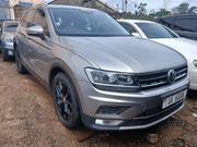 Volkswagen Tiguan 2016 Gray for sale