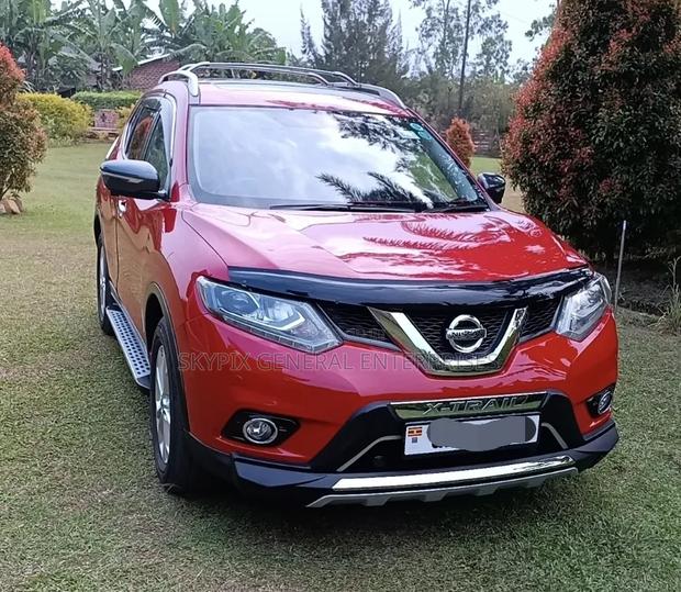 Nissan X-Trail 2.0 Petrol AWD 2015 Red
