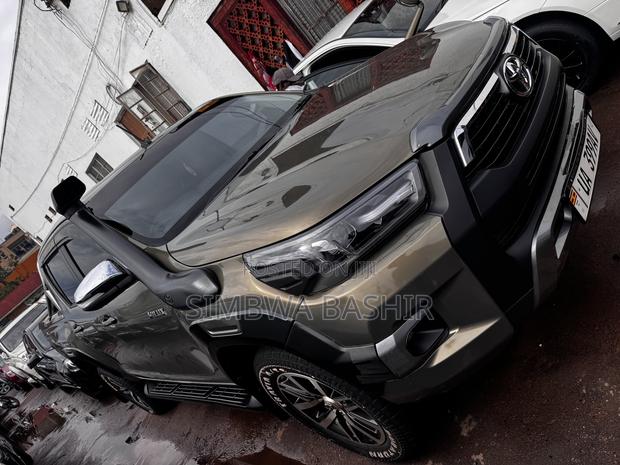 Toyota Hilux 2020 Green