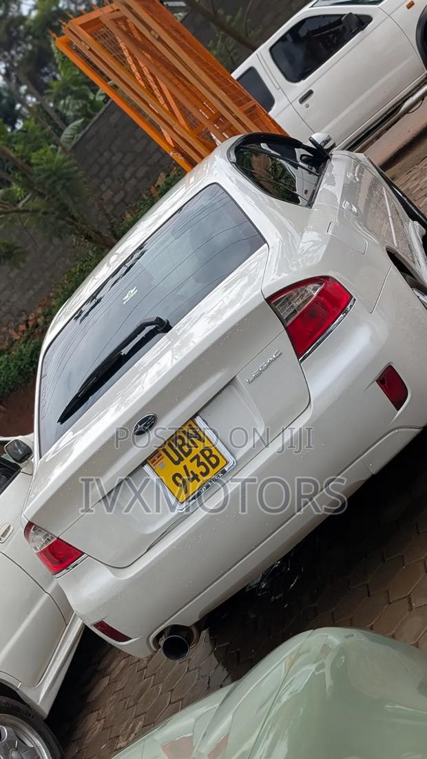 Subaru Legacy 2009 White