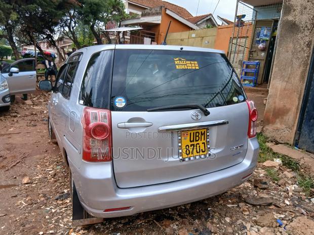 Toyota Raum 2006 Silver