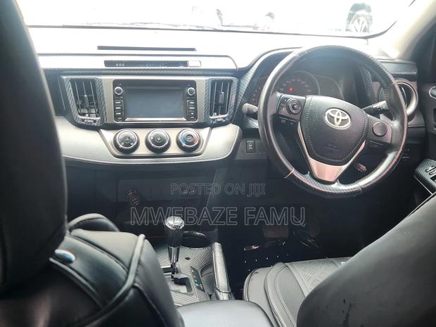 Toyota RAV4 2014