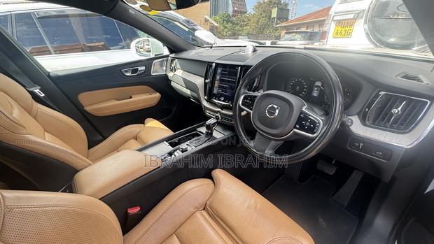 Volvo XC60 2018 White