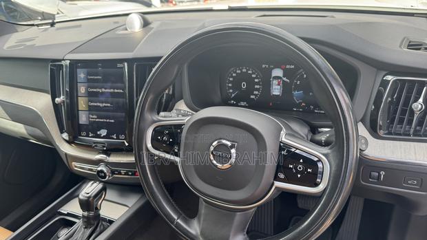 Volvo XC60 2018 White