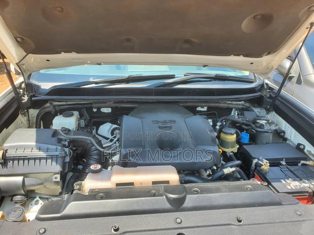 Toyota Land Cruiser Prado 2016 White