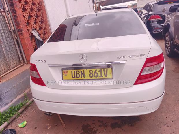Mercedes-Benz C200 2010 White