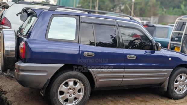 Toyota RAV4 Base 4x4 1999 Blue