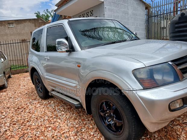 Mitsubishi Pajero 2004 Silver
