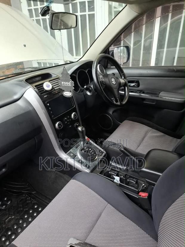 Suzuki Escudo 2006 Silver