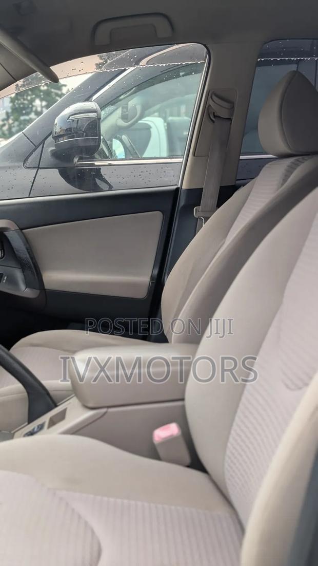 Toyota Vanguard 2008 White