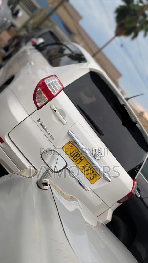 Toyota Vanguard 2008 White