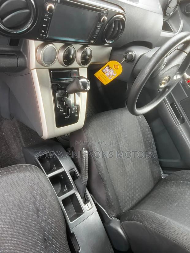 Toyota Corolla Rumion Hatchback 1.8 AWD 2013 White