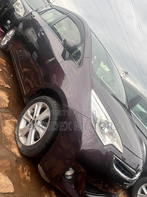 Toyota Ractis 1.5 AWD 2014 Maroon