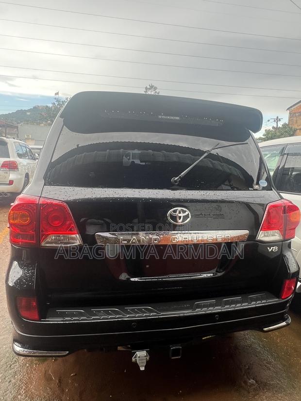 Toyota Land Cruiser 4.6 V8 ZX 2013 Black