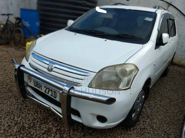 Toyota Raum 2006 White