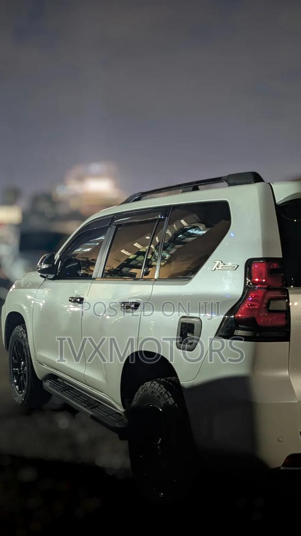 Toyota Land Cruiser Prado 2.8 2021 White