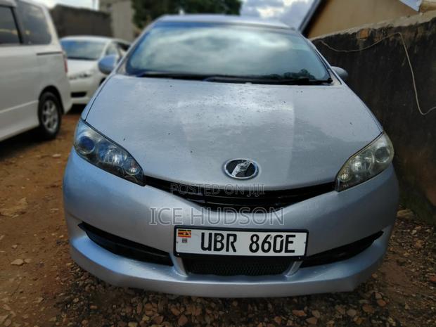 Toyota Wish 2010 Silver