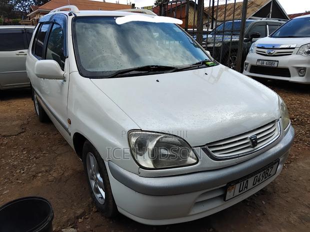Toyota Raum 2003 White