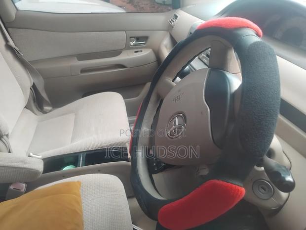 Toyota Raum 2007 Silver