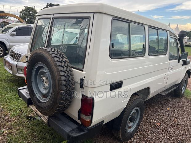 Toyota Land Cruiser 4.5 V8 TD GX-R 2010 White