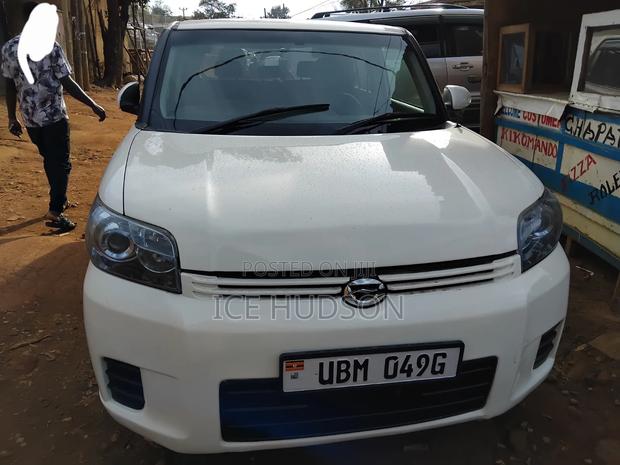 Toyota Corolla Rumion 2010 White