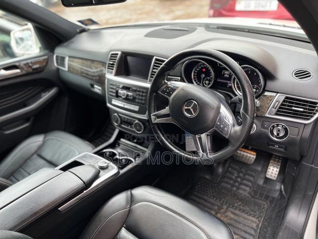 Mercedes-Benz M Class ML350 4MATIC 4dr SUV AWD (3.5L 6cyl 7A) 2014