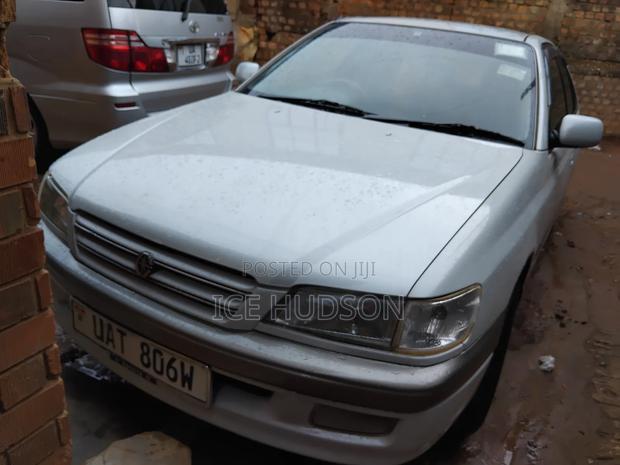 Toyota Corona Premio 2001 White