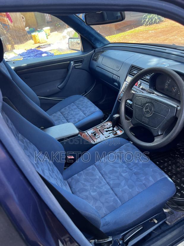 Mercedes-Benz C200 2000 Blue