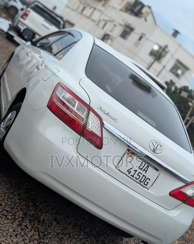 Toyota Premio 1.8 AWD 2012 Pearl