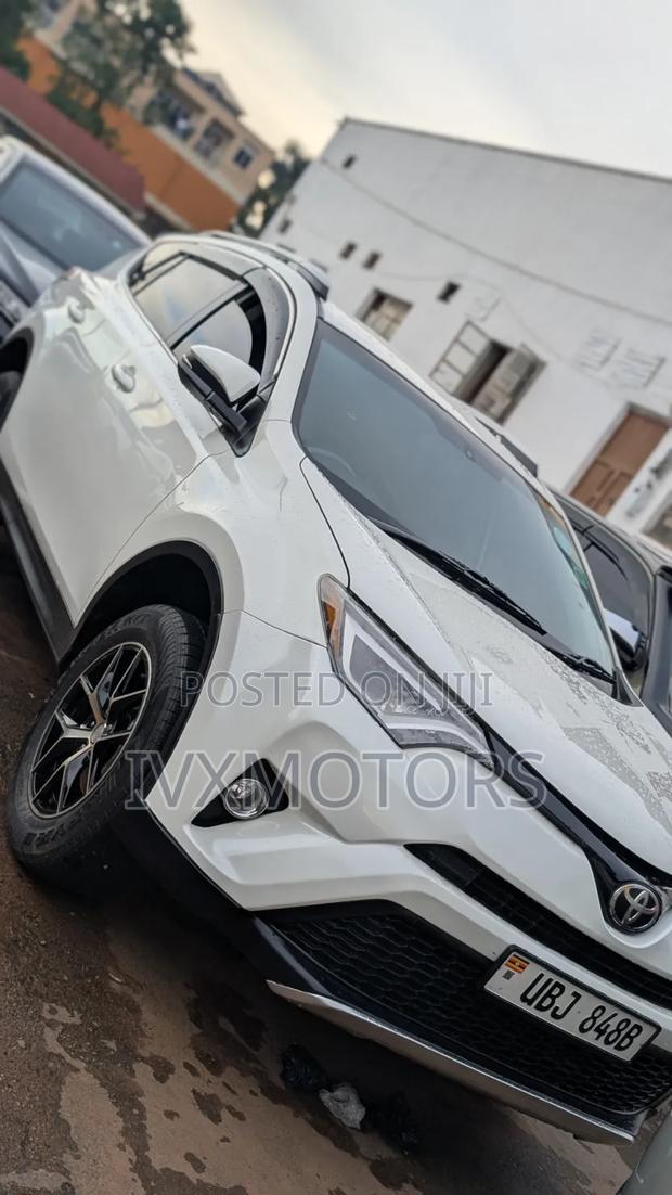 Toyota RAV4 2014 White
