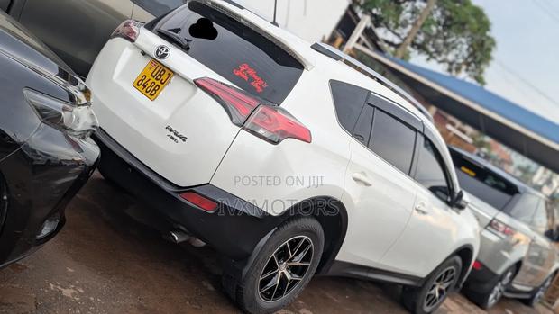 Toyota RAV4 2014 White
