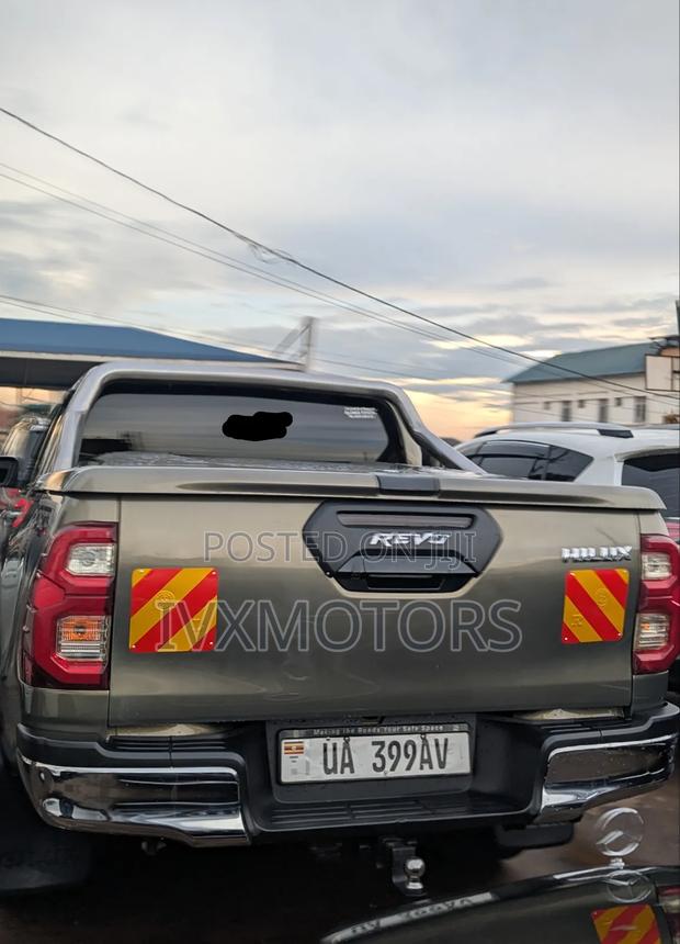 Toyota Hilux Revo Double Cab Deisel 2.4 RWD 2016 Green