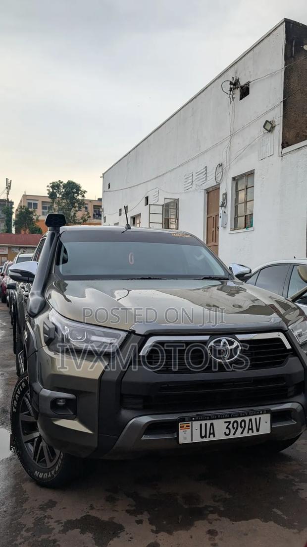 Toyota Hilux Revo Double Cab Deisel 2.4 RWD 2016 Green