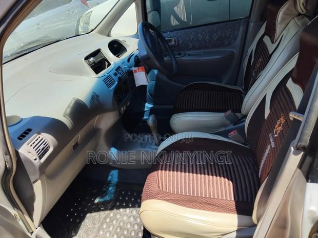 Toyota Corolla Spacio 2000 Silver
