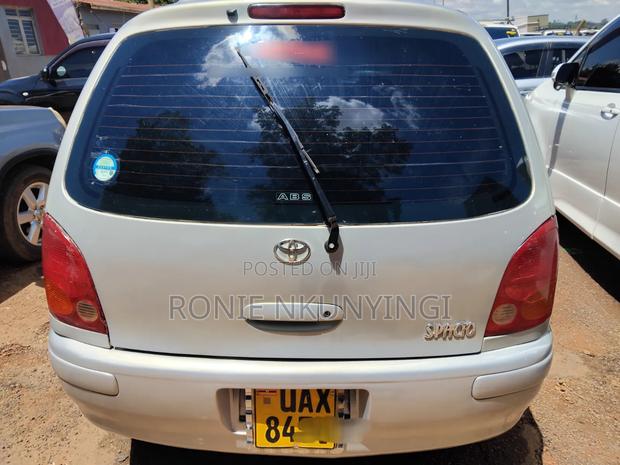 Toyota Corolla Spacio 2000 Silver