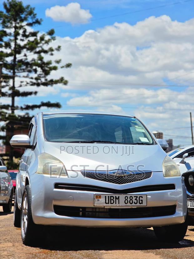 Toyota Ractis 1.5 FWD 2008 Silver