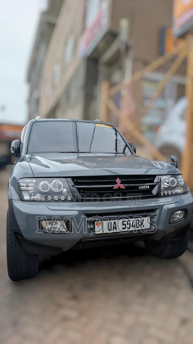 Mitsubishi Pajero 2008 Green