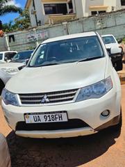 Mitsubishi Outlander 2009 White for sale