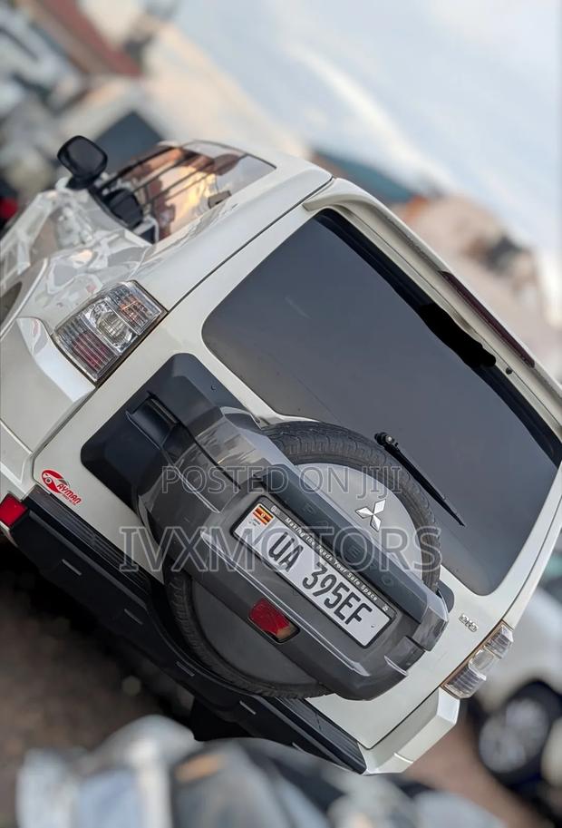 Mitsubishi Pajero 3.2 Di-Dc GLS 2011 White
