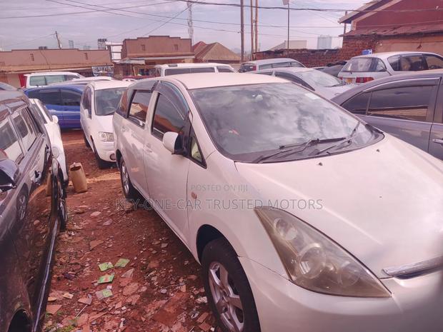 Toyota Wish 2005 White