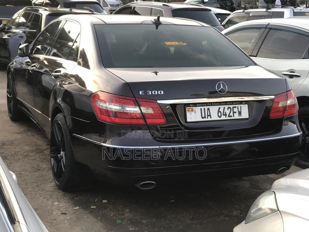 Mercedes-Benz E300 2010 Gray