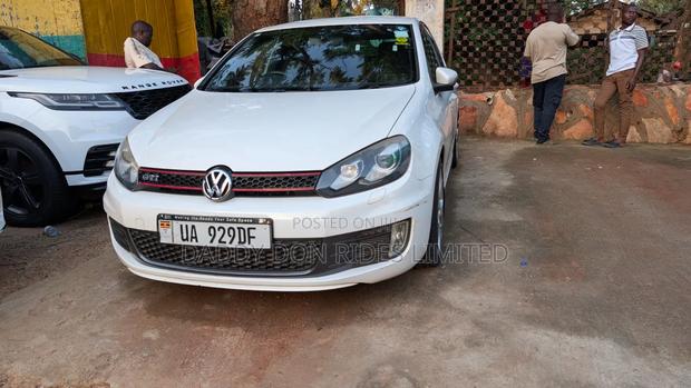 Volkswagen Golf GTI 2011 White