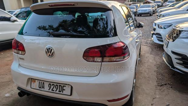 Volkswagen Golf GTI 2011 White
