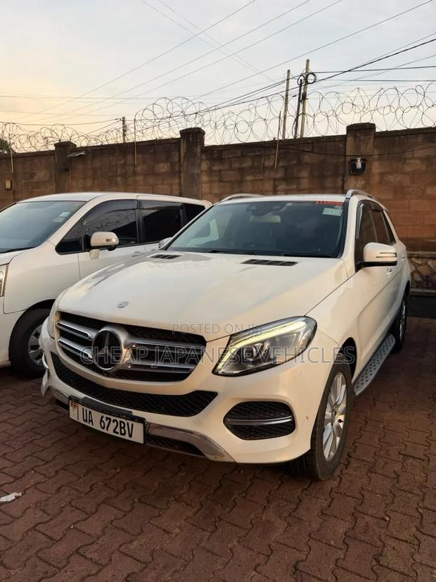 Mercedes-Benz GLE-Class GLE 350d 4MATIC 2017 White