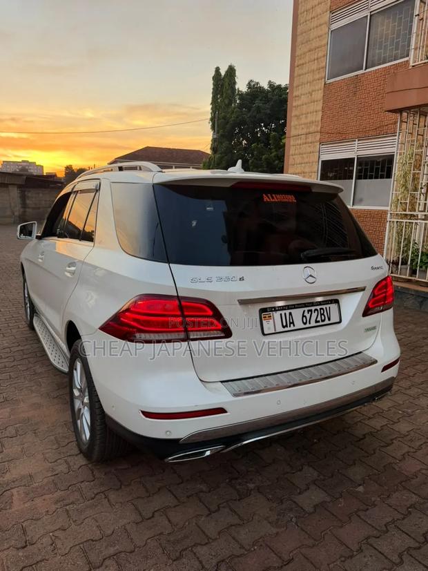 Mercedes-Benz GLE-Class GLE 350d 4MATIC 2017 White