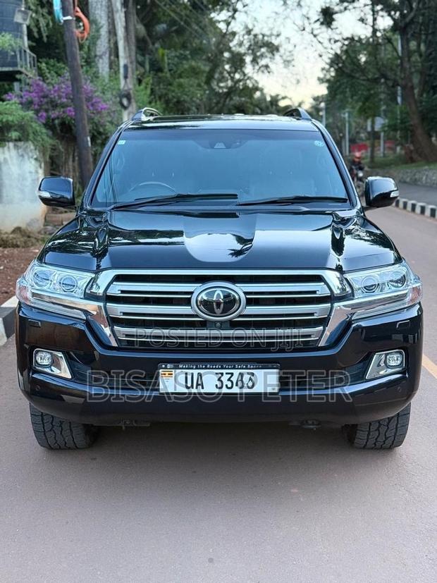 Toyota Land Cruiser 4.6 V8 ZX 2017 Black